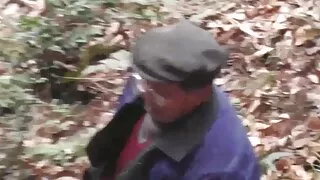Тимур охиныг сүүлчийн ивээн тэтгэгч рүү алхав.
