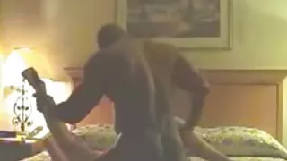 Шейх мусульман эмэгтэйг хуурдаг.