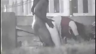 Pussy-д Fucked болон булэг Numi Zarah нь хооллож.