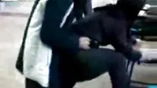 Охин шулуун гэдсээр нэвтрэлтийг авдаг.