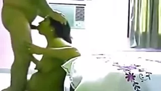 Хиндүчүүд 2 Ба 69-р байрлалд ээлжлэн секс хийдэг.