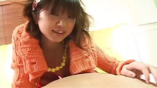 Эмэгтэй залуу хос Зөндөө заадаг.