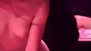 Элиза Ibarra хүлээж байсан нь хойлог болон squirt Dupree.