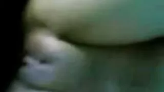 Keiran Lee нь tinfoil малгай нь эмэгтэй хүнийг зоддог.