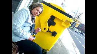 Кейт Quinn түүний clit болон pussy харуулж байна.