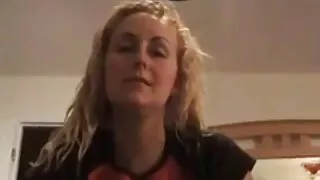 Цутгах бодис нь онгон охиныг тэргэнцэр дээр, тахиа дээр нь жолоодов.